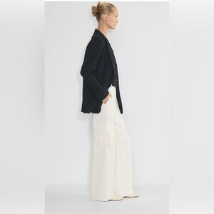 EUC - Aritzia Bridger Cargo Crepette Pant - Colour Light Birch - Size 2